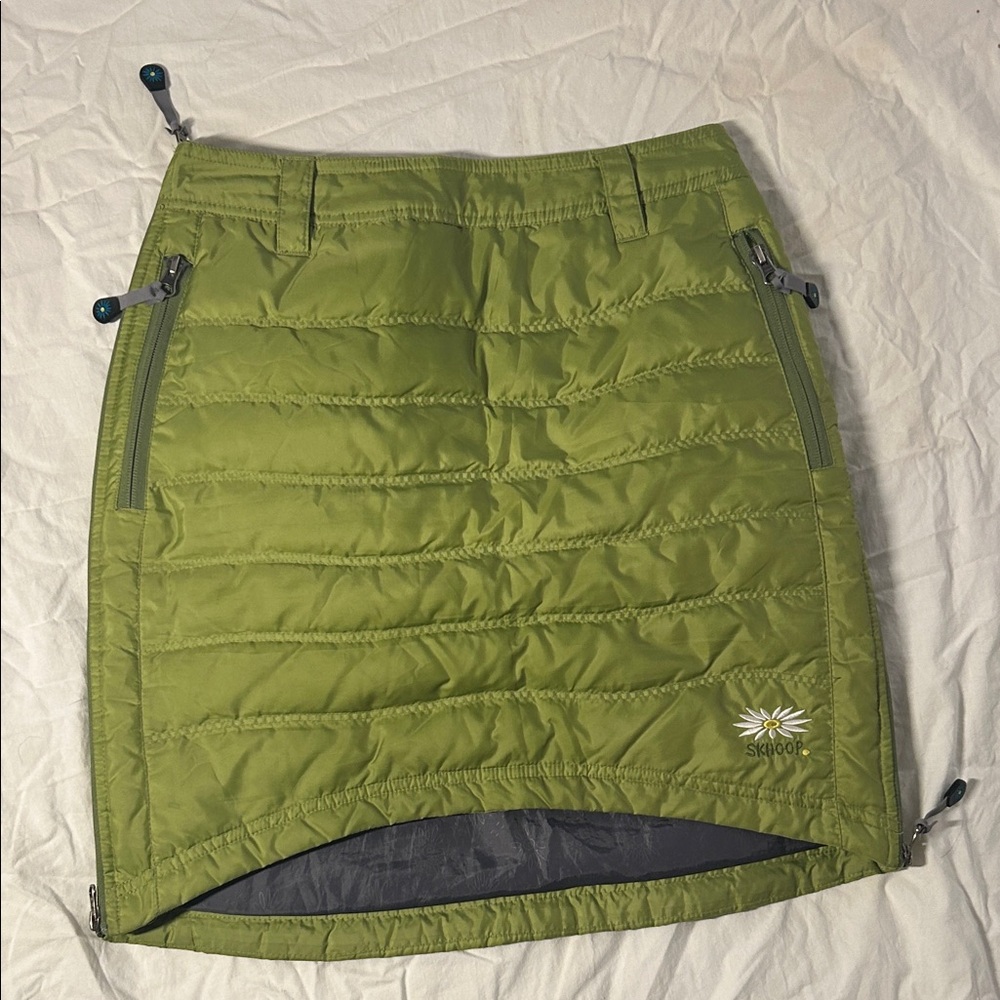 Women’s XS Skhoop of Scandinavia Duck down filled green snow skirt